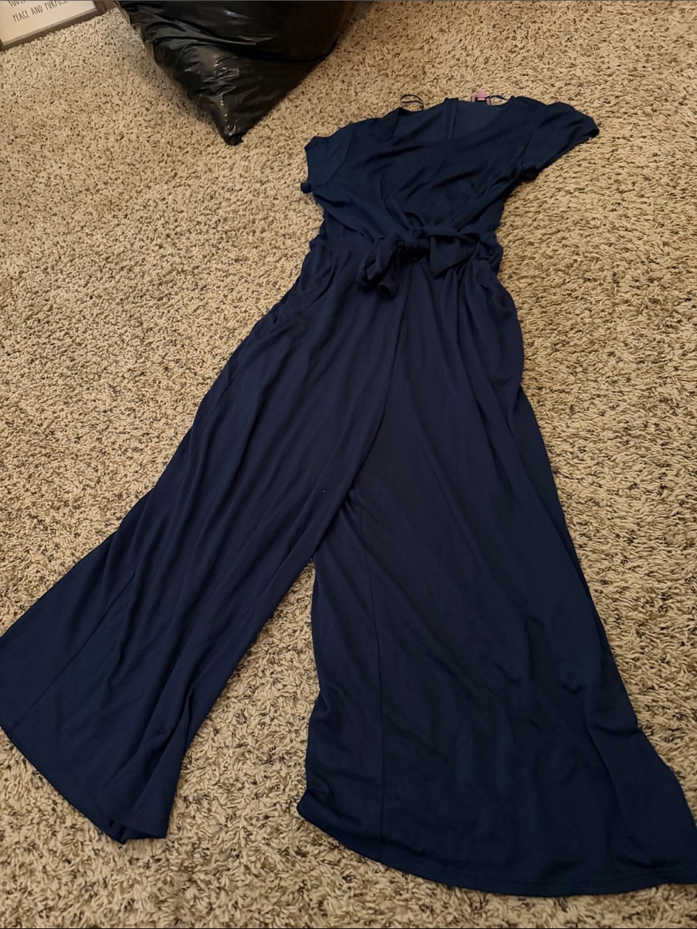 Francesca's Collections Navy Blue Short-Sleeve Wide-Leg Jumpsuit with Tie